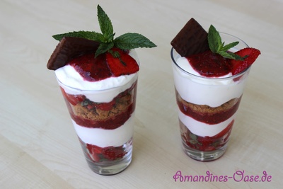 Erdbeer-Minz-Dessert