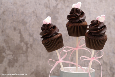 Cupcakes am Stiel | Chocolate Ganache Frosting